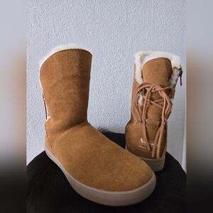 Koolaburra by UGG Shazi Short Boot Womens Size 10